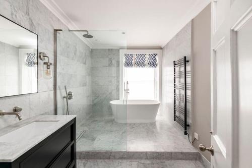 Dunsford House - Elegant Townhouse with Parking, Bath (foto 3)