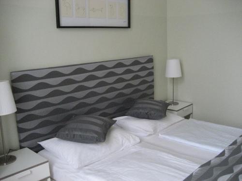Double Room image 3