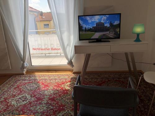 Altstadt Nähe 7 Min Fußweg über Alte Maibrücke zu Pension mit Balkon & Garten, ideal for long stay, relocation Altstadt Nähe 7 Min Fußweg über Alte Maibrücke zu Pension mit Balkon & Garten, ideal for long stay, relocation