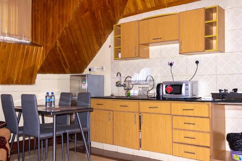 Acacia Luxurious Apartment in Spring Völgy