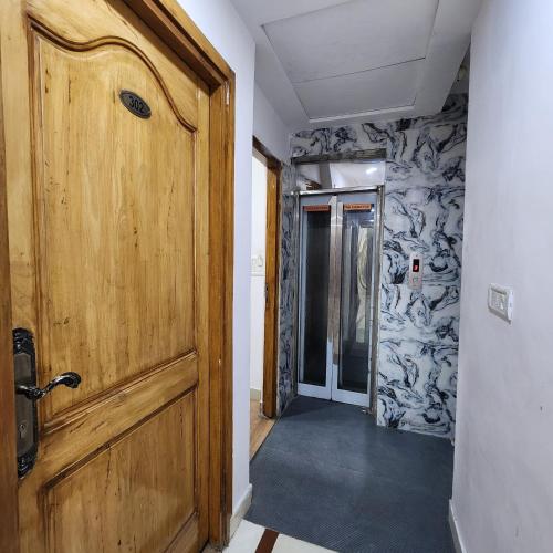 120 négyzetméteres, 3 hálószobás Apartman 1 fürdőszobával Városközponthoz közel területén (Hotel Royal Afghan) near Vörös-erőd