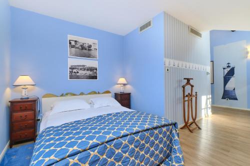 Junior Suite with Sea View - with Breakfast In Room image 6