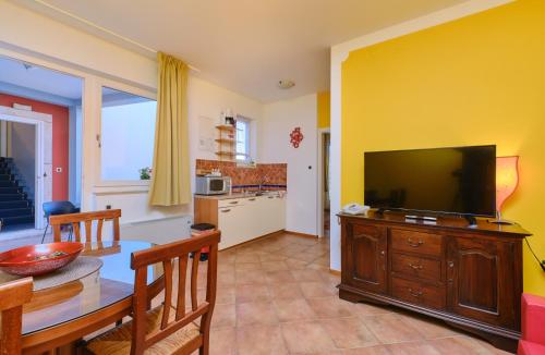 Suite with Terrace and Sea View - with Breakfast In Room image 10