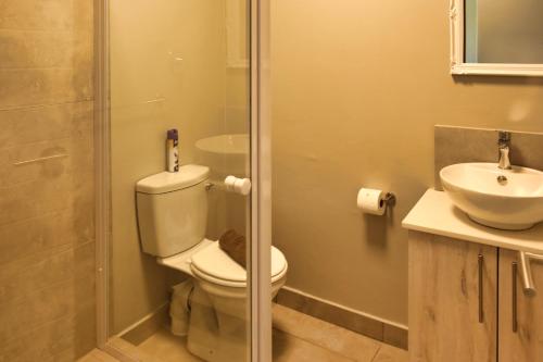 Nivica Lifestyle Living 19 Langebaan 4-sleeper - image 3