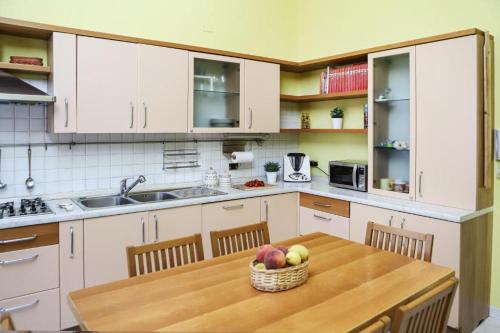 CuoreNapoletano Apartment - Tap to explore photos