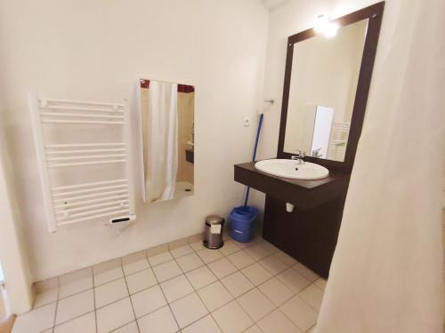 Zénitude, T3, centre Luchon, wifi, casier à skis, ascenseur, 6 personnes, Luchon (fotografie 10)