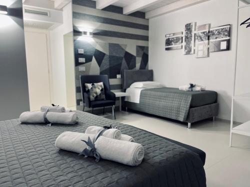 RESIDENCE OLD STORIES Room Type - Triple Room with Private Bathroom