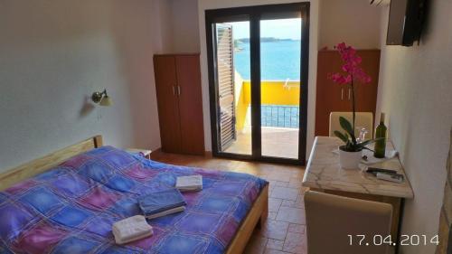 Room in Rovinj with sea view, balcony, air conditioning, W-LAN 81-4, Rovinj (photo 10)