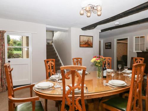 Udvendig, Twelve Oaks Farmhouse in Teigngrace