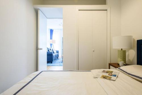 428-3R Spacious Prime Midtown 2BR Newly furnished, New York (photo 5)