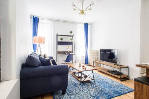 428-3R Spacious Prime Midtown 2BR Newly furnished, New York (photo 7)
