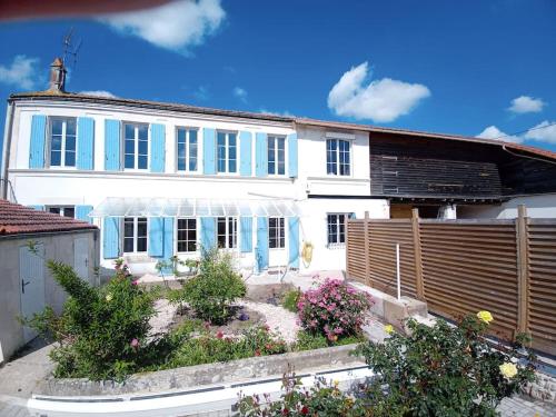 Rochefort, Charentaise 3 à 7 personnes, 3 étoiles - Location saisonnière - Rochefort