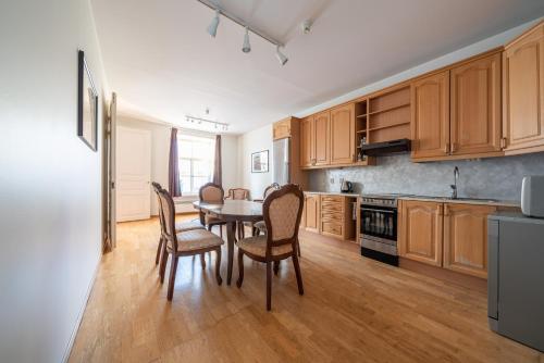 Old Town - Vana Viru Apartment, Tallinn (photo 6)