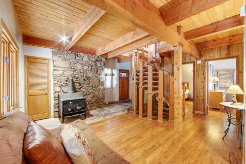 Tahquitz Rock Lodge in Idyllwild, USA