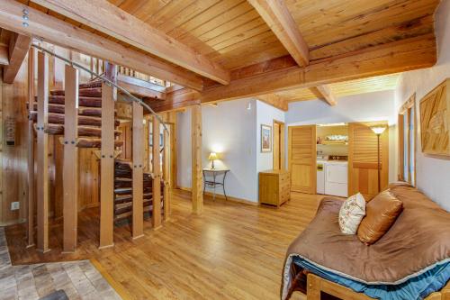Tahquitz Rock Lodge in Idyllwild, USA