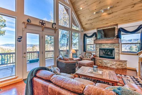 Stunning Angel Fire Home 3 Mi to Ski Resort!