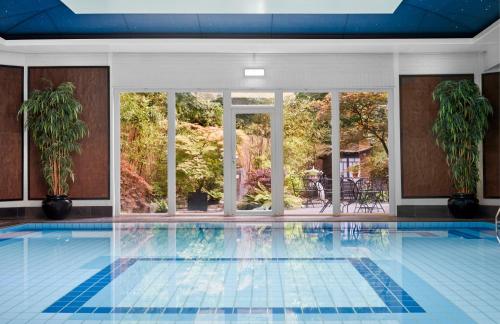 Careys Manor Hotel