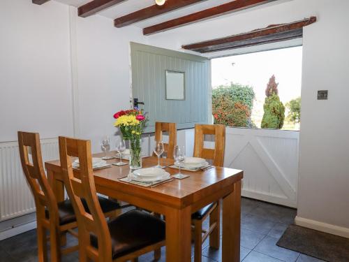 Udvendig, Oak Leaves Cottage in Teigngrace