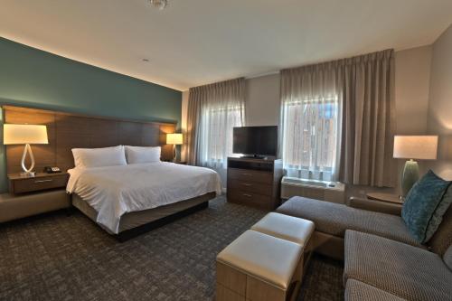 Staybridge Suites Houston - Humble Beltway 8 E, an IHG Hotel