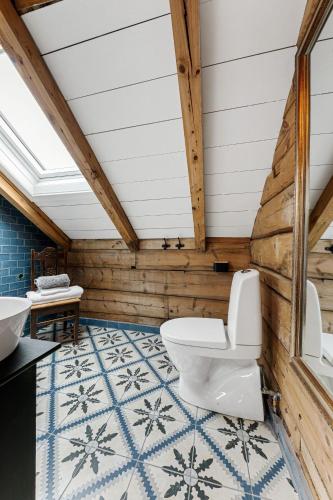 Vannas istaba, Flatheim in Viksdalen