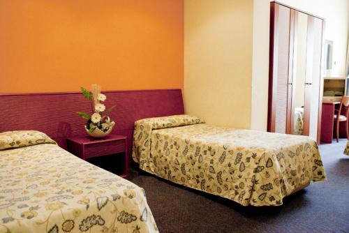 Ramblas Hotel - image 13