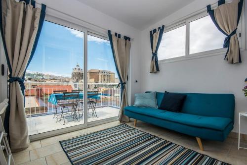 Cozy Penthouse in the historic center of Naples 1
