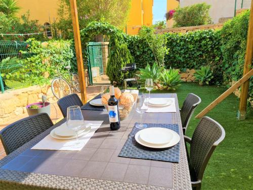 Apartamento con hermoso jardín y AC 3