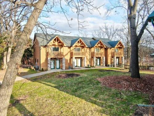 Waterfall View Cabin at Starved Rock - Apartment - Utica