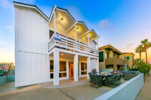 NB-4100A Newport Temptation - main image