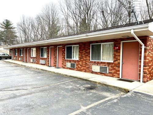 Bridgman Inn - image 2