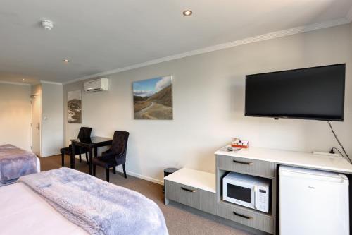 Marsden Lake Resort Central Otago — Main Photo