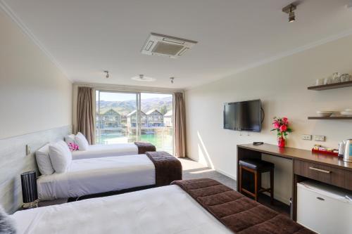Guestroom, Marsden Lake Resort Central Otago in Cromwell
