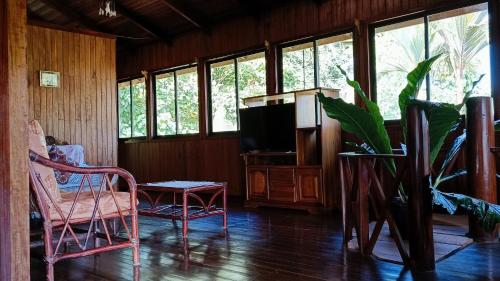 Cabanas Tico Gringo in Drake Bay