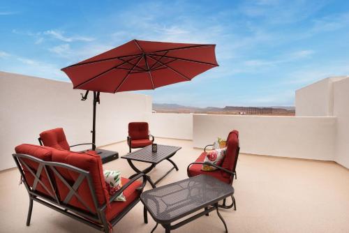 Sun, Sand, and Smiles #100 condo in 布盧明頓山區