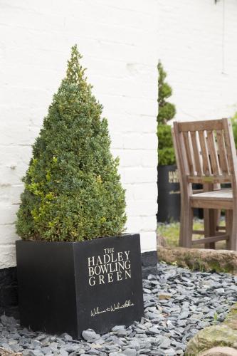 Hadley Bowling Green Inn - main image