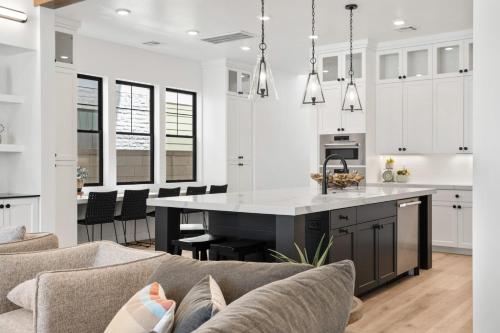 Sandy Beach Estate home - image 11