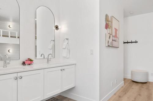 Sandy Beach Estate home - image 6