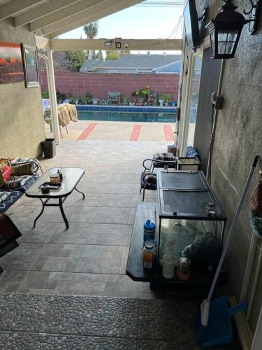 Vacation Rental w Pool &Garden 6 Guests near CSUN