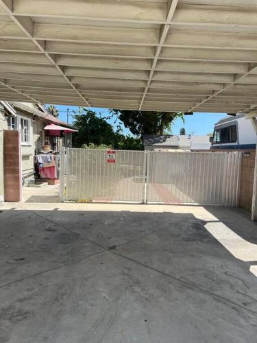 Vacation Rental w Pool &Garden 6 Guests near CSUN