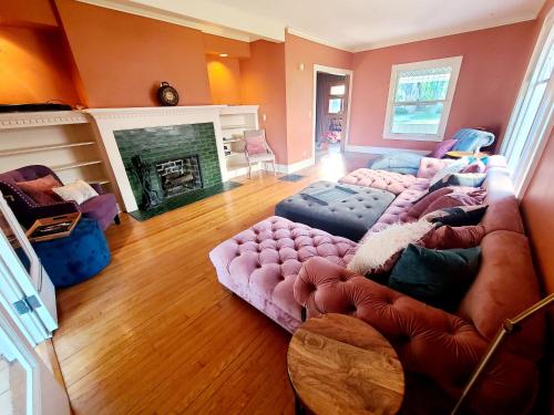 Közös társalgó / TV, BELLE ON HARLEM - Shared Homestay in Rockford (IL)