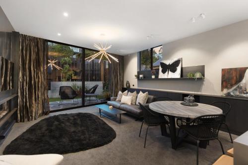 The Ivy Box Apartment - image 6