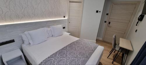 CH La Petite Maison - Boutique - Madrid near จัตุรัสเอสปาญา