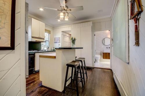 3 - 4 Bdrm Victorian Beach House 3 - 4 Bdrm Victorian Beach House