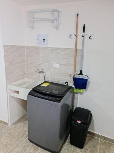 Aparta Estudio Completo - Ibagué - Parqueadero - Bambú (Aparta Estudio Completo - Ibague - Parqueadero - Bambu) in อิบากิว