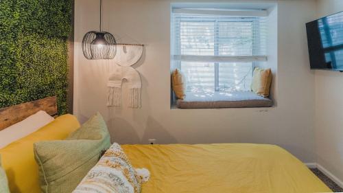 Zen Out In The Comfiest Two Bedroom Zen Den by Sloans Lake, Denver in Denver, USA