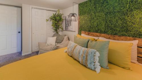 Zen Out In The Comfiest Two Bedroom Zen Den by Sloans Lake, Denver in Denver, USA