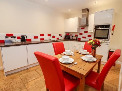 Buitenkant, Cow Byre in Salford