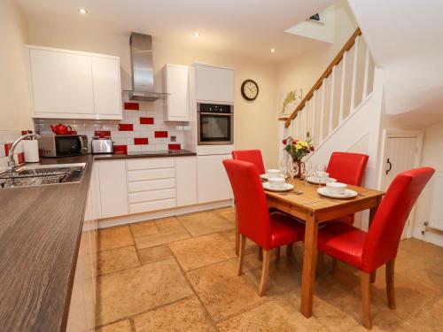 Buitenkant, Cow Byre in Salford