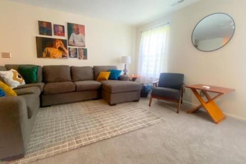 240 Overbrook NEW Franks funky and fashionable furnished home - Monroe