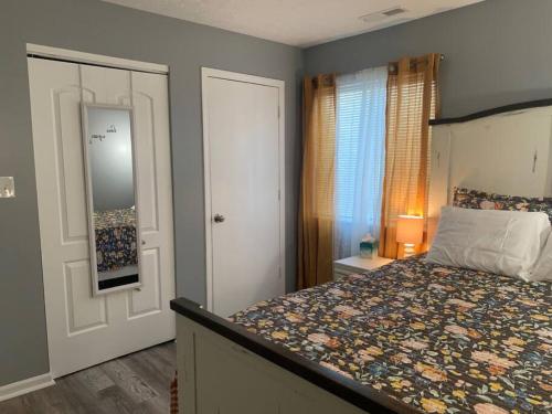 Hidden Two BDR Gem in Middletown w Private Laundry in Middletown, USA